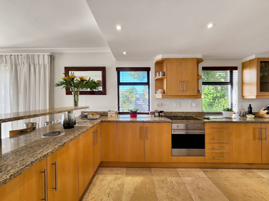 3 Bedroom Property for Sale in Sea Point Western Cape